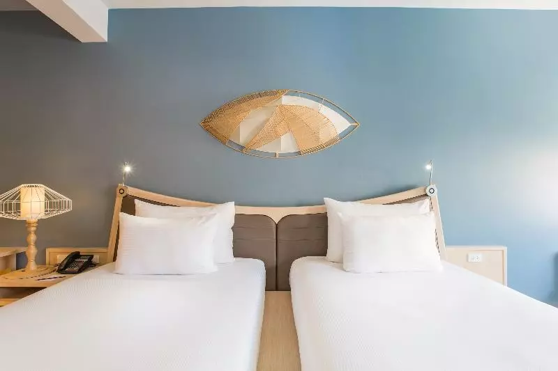 身障者適用キングサイズベッドルーム, Days Inn & Suites By Wyndham Bonita Springs North Naples