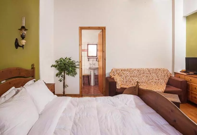 トリプルクラシックルーム, Erofili Hotel And Suites