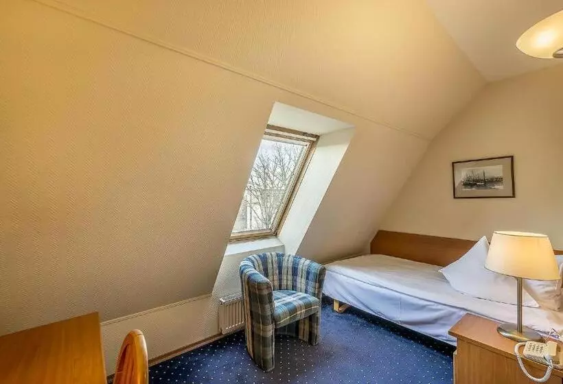 Economy Single Room