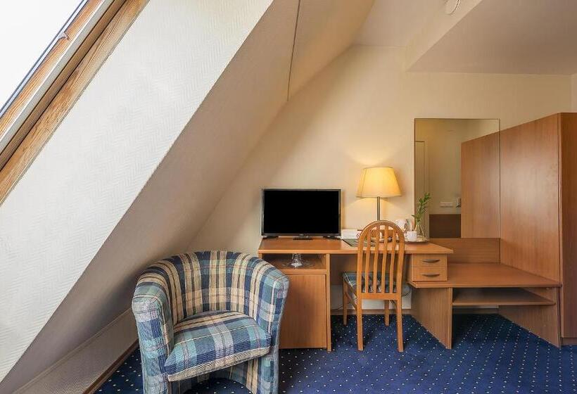 Economy Yhden Hengen Huone, Grata By Centrum Hotels