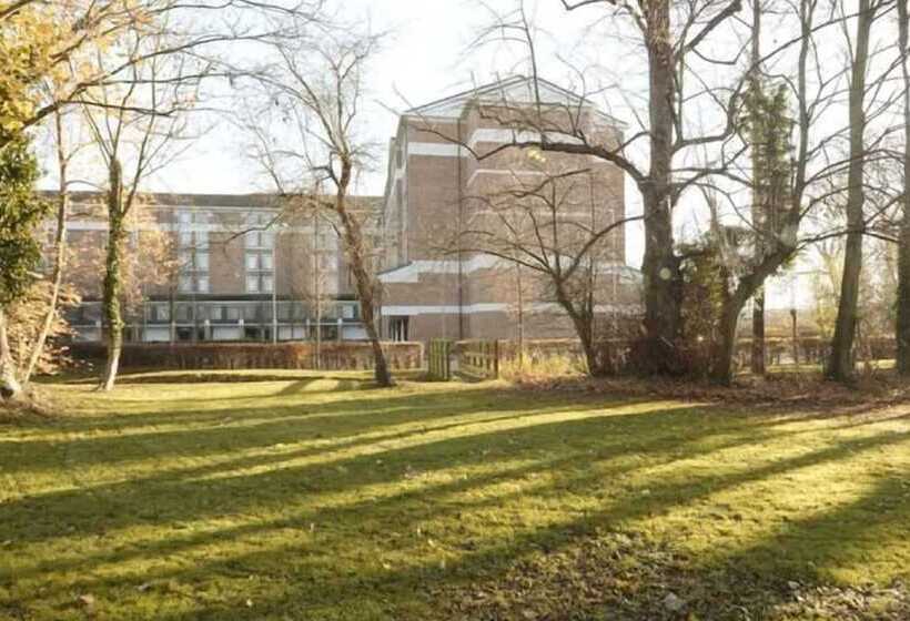 家庭间, Hilton London Heathrow Airport Terminal 5