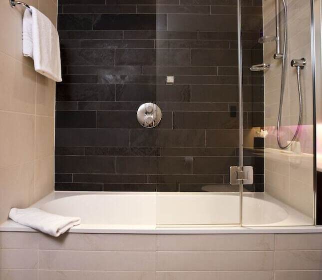 패밀리 룸, Hilton London Heathrow Airport Terminal 5