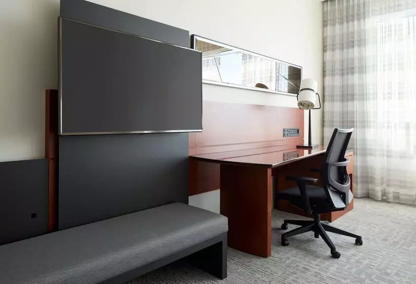 ２ダブルベッドのスタンダードルーム, Marriott Montreal Airport In Terminal