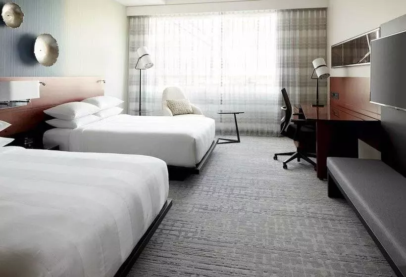 ２ダブルベッドのスタンダードルーム, Marriott Montreal Airport In Terminal