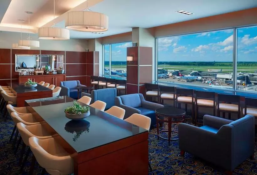２ダブルベッドのスタンダードルーム, Marriott Montreal Airport In Terminal