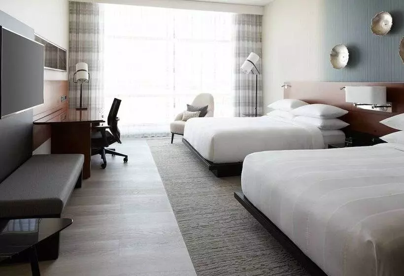 ２ダブルベッドのスタンダードルーム, Marriott Montreal Airport In Terminal