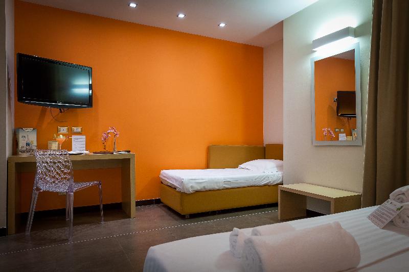 اتاق استاندارد سه نفره, Modica Palace