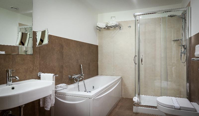 اتاق لوکس, Modica Palace