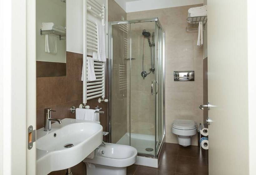 اتاق سوپریور, Modica Palace