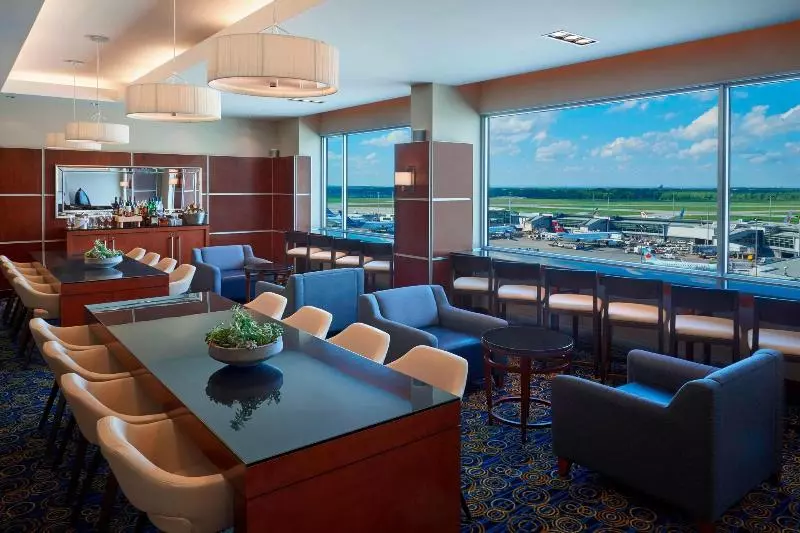プレミアムスイート, Marriott Montreal Airport In Terminal