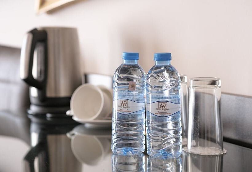 이코노미 룸, Regineh