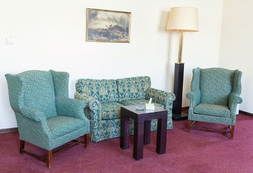 디럭스 룸, Regineh