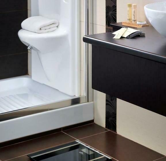 جناح جونيور, Stevalia Hotel & Spa