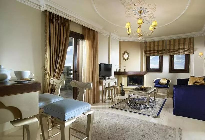 سوییت لوکس, Stevalia Hotel & Spa
