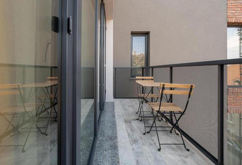 آپارتمان 1 خوابه با بالکن, Calvin