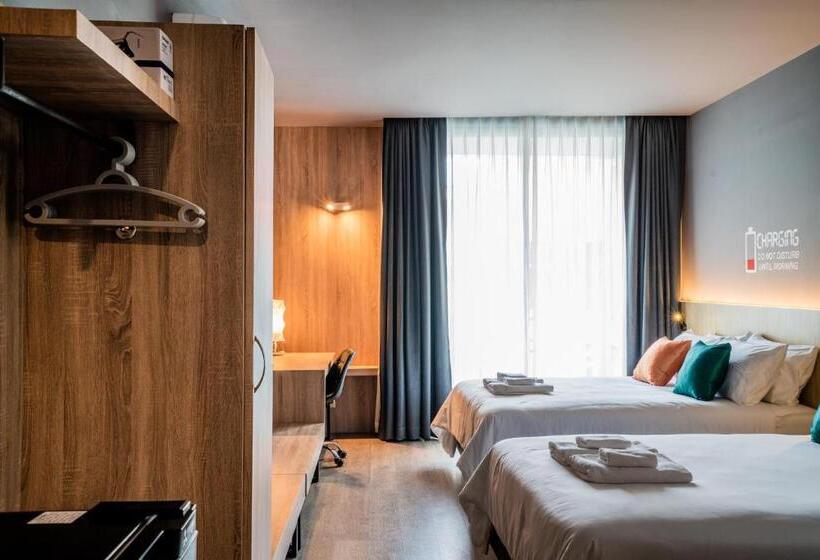 패밀리 룸, Tk Bed