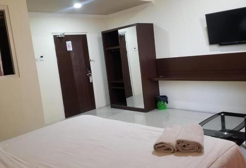 جناح جونيور, Jember City