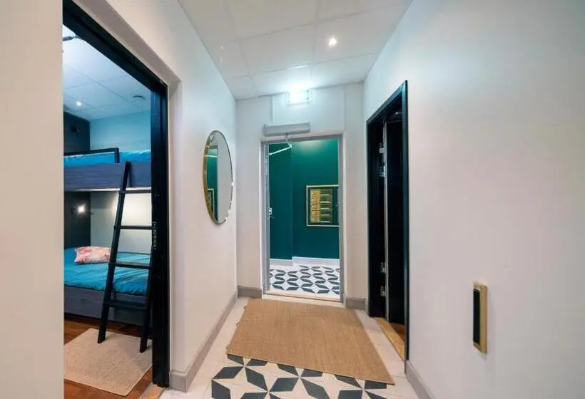 スタンダードルーム, Staykvick Boutique Hostel