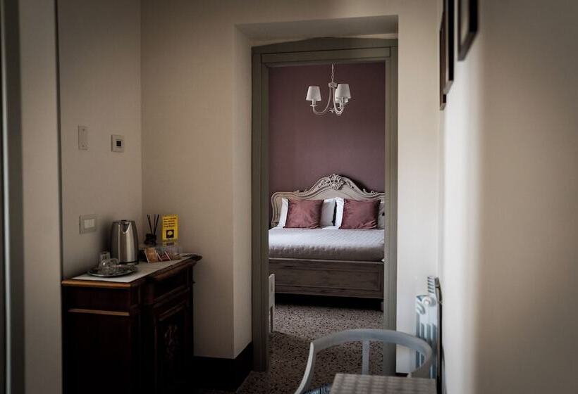 חדר סטנדרט לשלושה, Lazita B&b