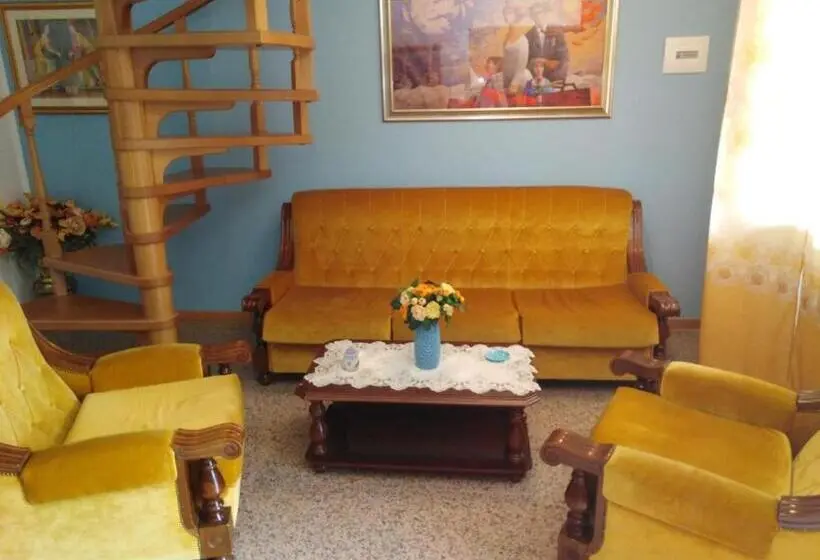 スタンダードトリプルルーム, Villa Cavaliere