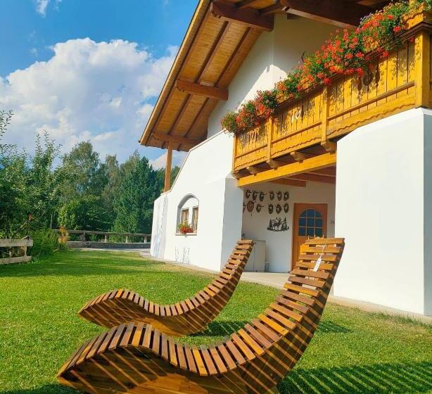 غرفة قياسية رباعية, B&b Ai Larici