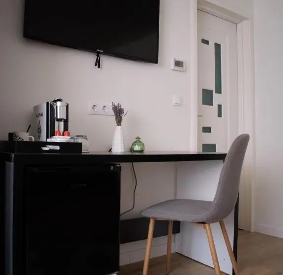 اتاق لوکس با تخت بزرگ, Casa Bella