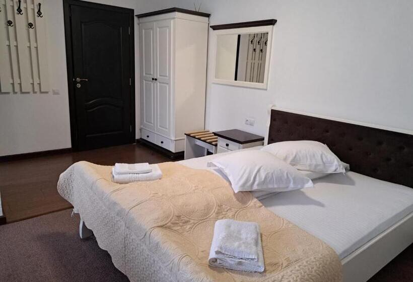 スタンダードトリプルルーム, Pensiunea Teomir