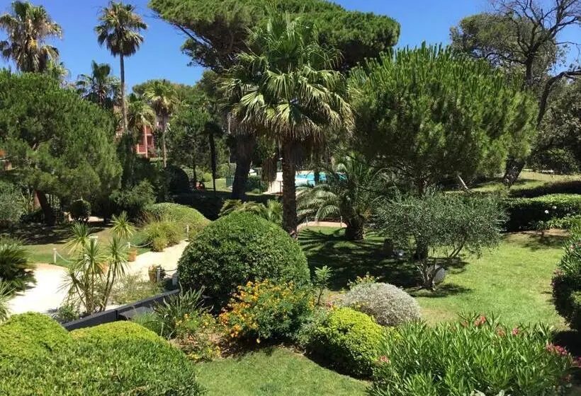 آپارتمان 1 خوابه با چشم‌انداز استخر, La Badine 5p Plage Piscine Clim Jacuzzi Parc Luxuriant