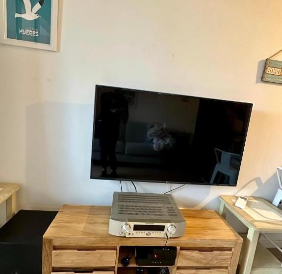 带1个卧室带泳池的公寓, La Badine 5p Plage Piscine Clim Jacuzzi Parc Luxuriant