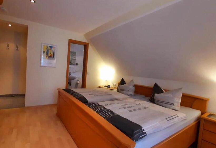 Номер Стандарт Вид на Сад, Gästehaus Haaser