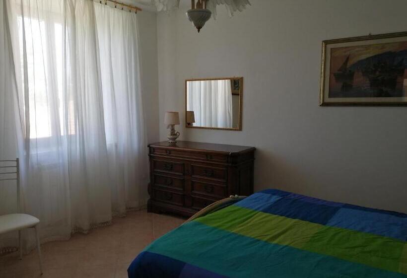 غرفة قياسية, Mille Papaveri Rossi Casa Di Angela