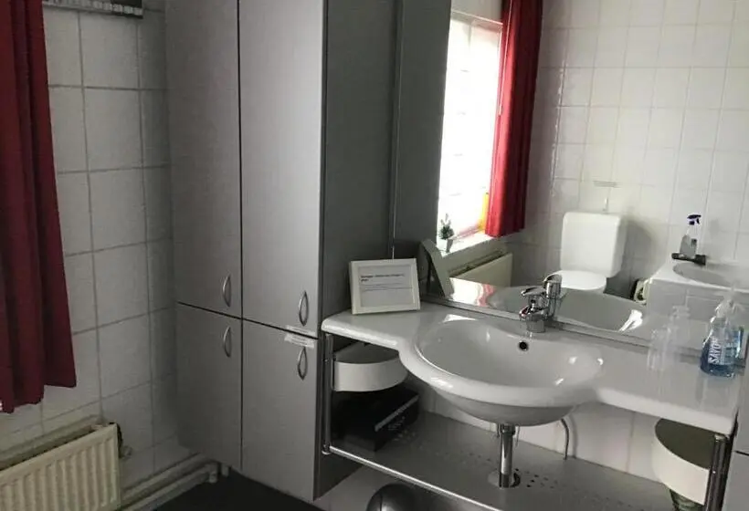 バス共有のスタンダードルーム, Studio Gardenroom Guesthouse De Steenberg Met Tuinzicht