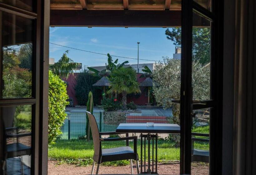 スタンダードルーム, Village Motel