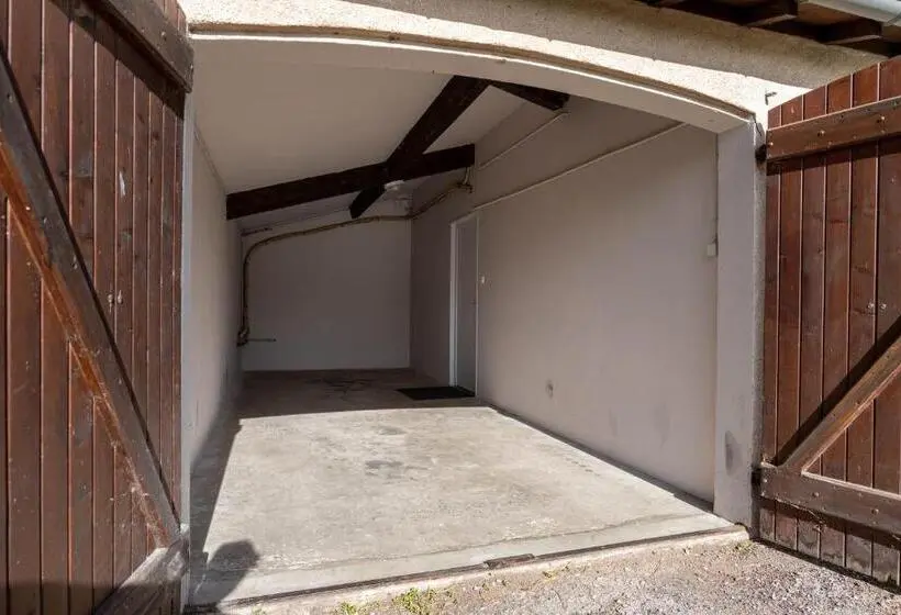 اتاق استاندارد با چشمانداز باغ, Village Motel