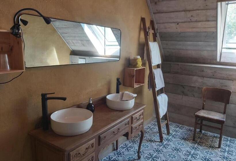 اتاق خانوادگی, B&b Clogher Farm