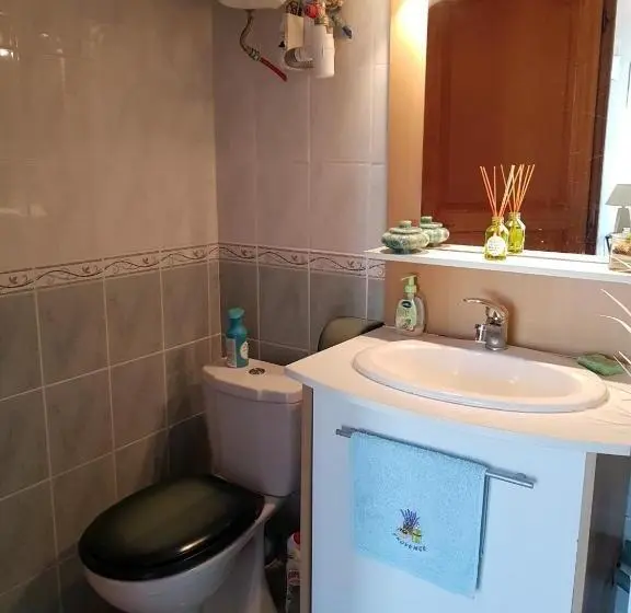スタンダードルーム, Chambre D Hotes à 4 Kms D Uzes  Chez Nadou