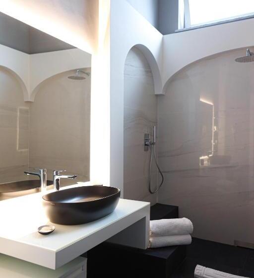 סוויטה דלוקס, Raphaëlle Relais