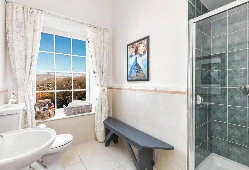 海の見える１ベッドルームアパートメント, Granville House Apartments & Glamping Site