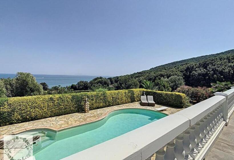 Вилла с 1 спальней и бассейном, Seaview Villa Marlau