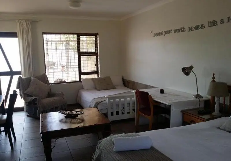 ファミリールーム, 12 On Beach Guest House