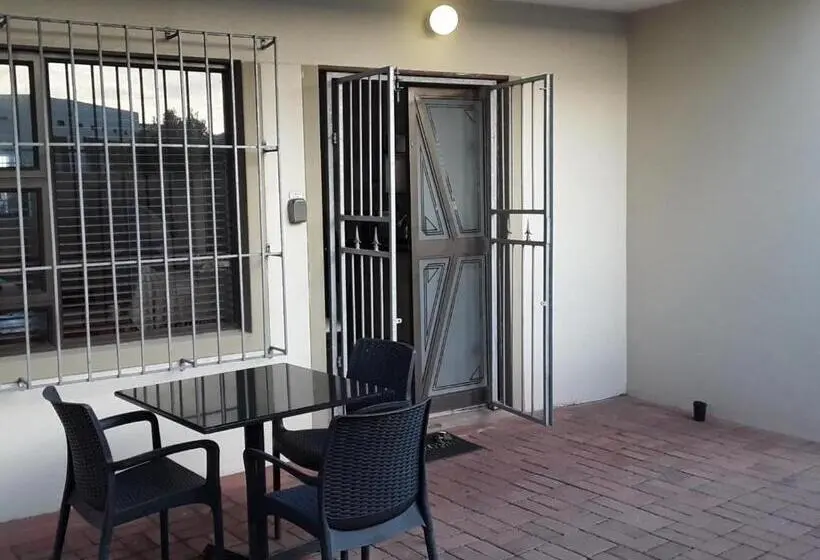 ファミリールーム, 12 On Beach Guest House