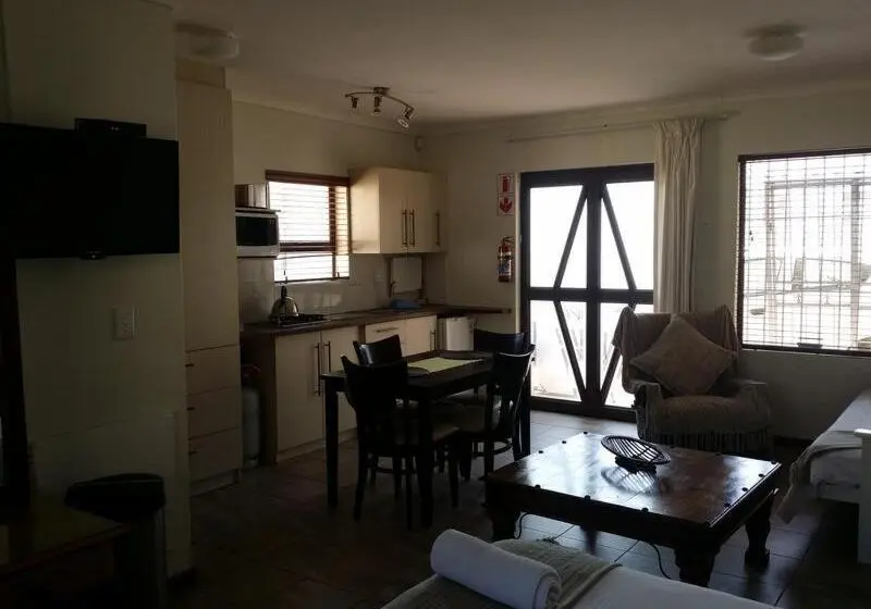 ファミリールーム, 12 On Beach Guest House