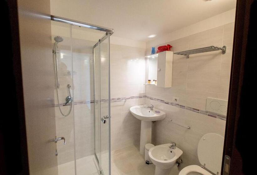 غرفة قياسية, La Casa Di Lally