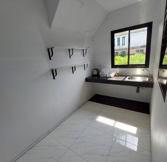 Deluxe-huone Parveke, Marin S Home