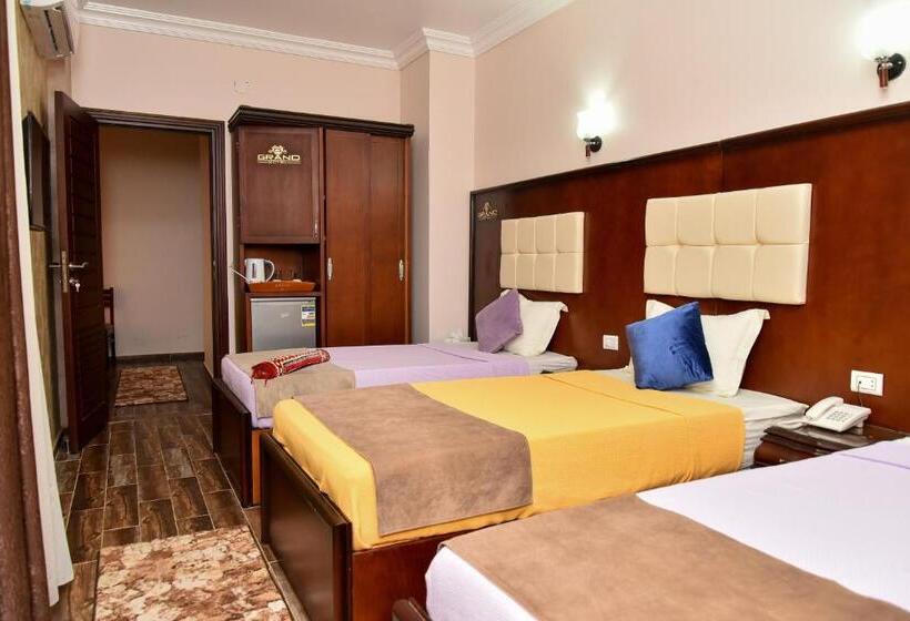 اتاق استاندارد سه نفره, Grand Hotel Ras Elbar