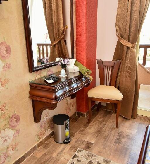 سوییت جونیور, Grand Hotel Ras Elbar