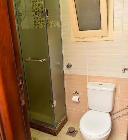 سوییت خانوادگی, Grand Hotel Ras Elbar