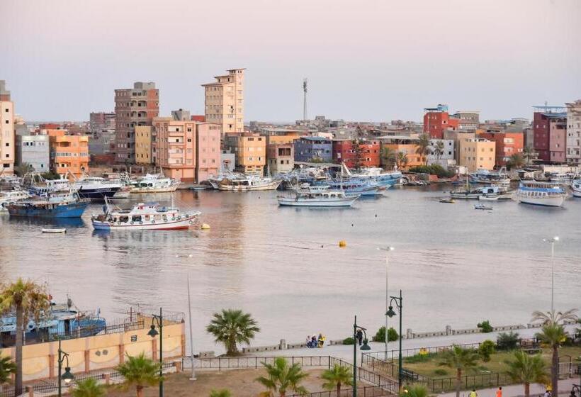 اتاق استاندارد سه نفره, Grand Hotel Ras Elbar