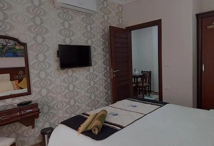 سوییت جونیور, Grand Hotel Ras Elbar