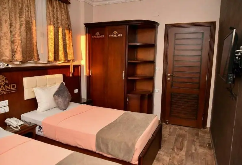 سوییت جونیور, Grand Hotel Ras Elbar